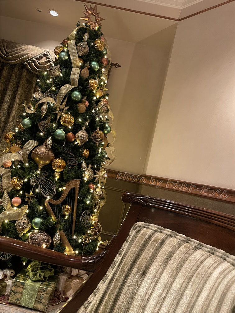 東京ディズニーシー・ホテルミラコスタ：サローネ・デッラミーコのクリスマスツリー